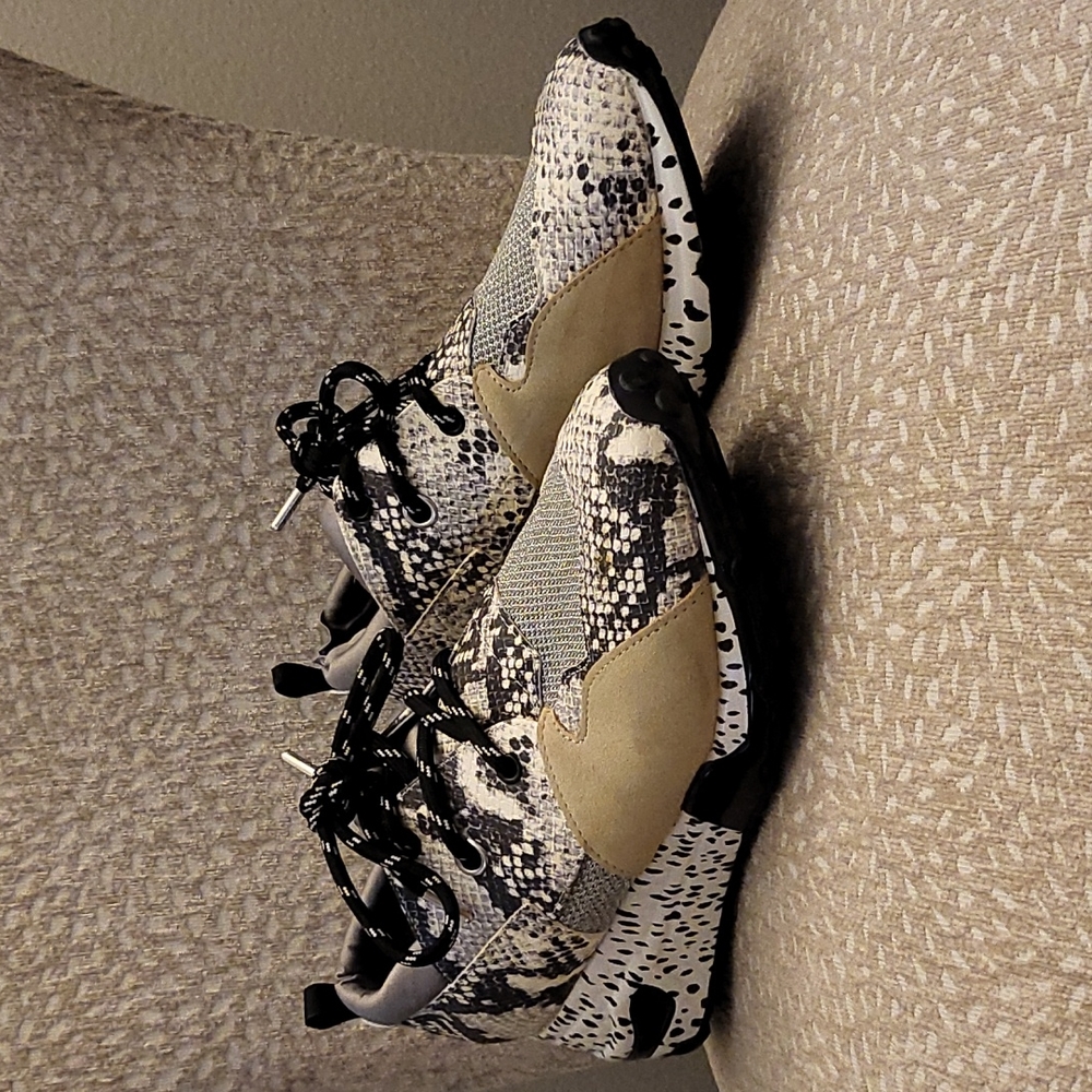 Steve Madden sneakers
